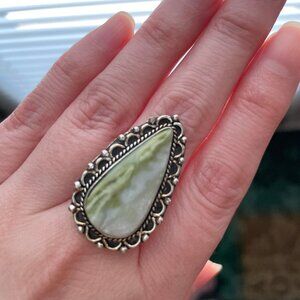 Size 9 green white jasper or agate crystal gemstone ring 1-1/4" silver statement